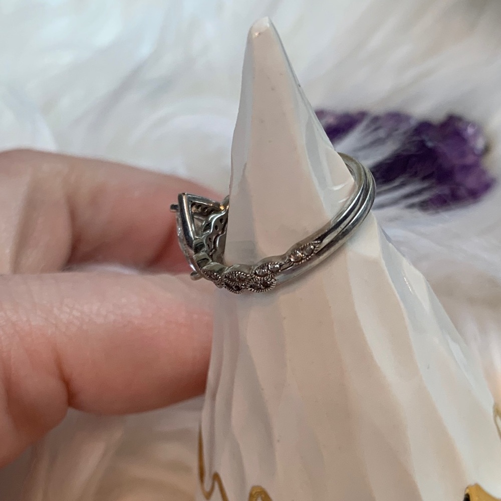 Pear shaped sterling silver engagement ring & band - Picture 6 of 8